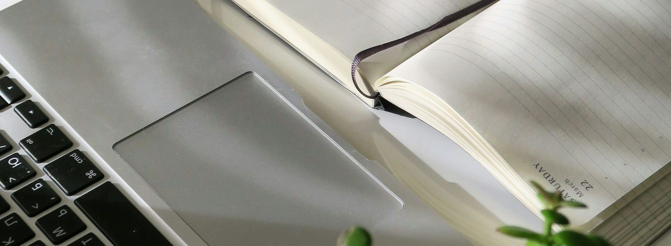 Terminplanung, leere Seiten, Laptop